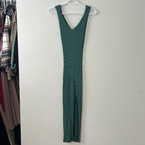 Forever 21 Dresses & Skirts - Forever 21 Green Midi Bodycon Dress with Slit Size Small